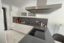 Doorverkoop - Townhouse / Semi-detached - Orihuela Costa - Villamartin