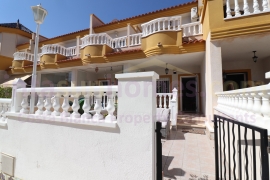 Resale - Townhouse / Semi-detached - Ciudad Quesada - Doña Pepa