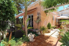 A Vendre - Detached House / Villa - Torrevieja - Los Altos