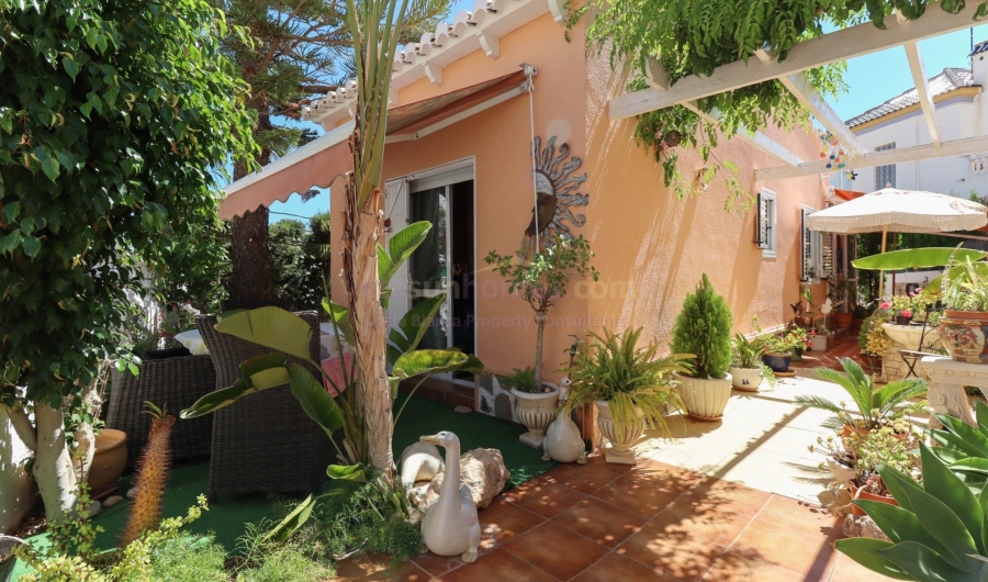 Doorverkoop - Detached House / Villa - Torrevieja - Los Altos