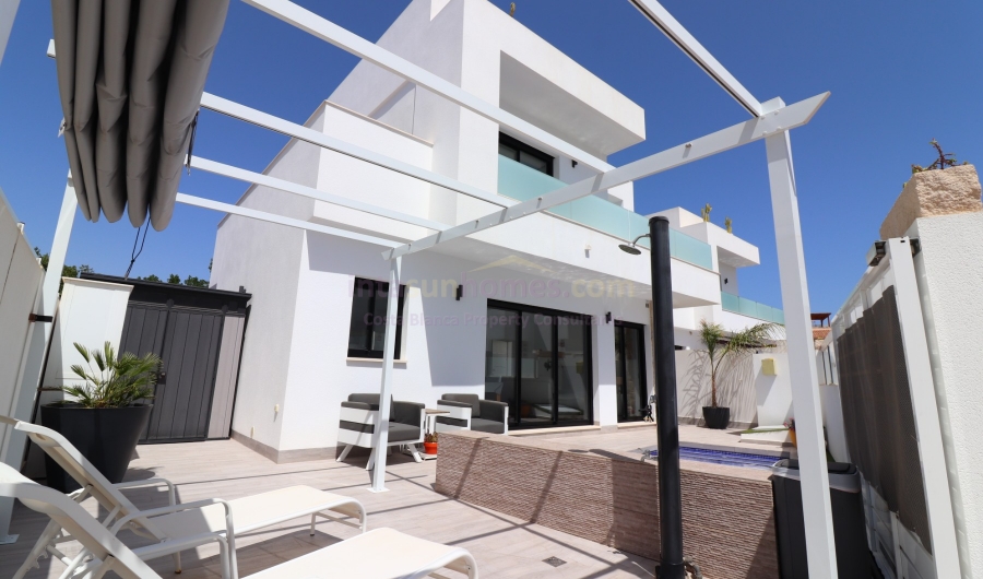 Reventa - Detached House / Villa - Los Montesinos - La Herrada