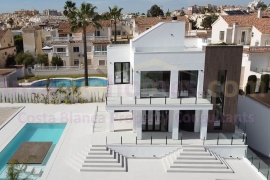 Reventa - Detached House / Villa - Torrevieja