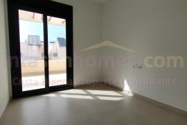 Resale - Townhouse / Semi-detached - Torrevieja - El Acequión - Los Náufragos