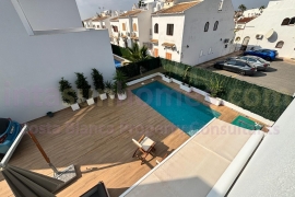 Doorverkoop - Detached House / Villa - Ciudad Quesada