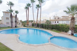 Doorverkoop - Townhouse / Semi-detached - Orihuela Costa - Villamartin