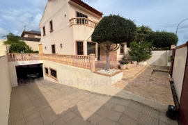 Resale - Detached House / Villa - Torrevieja Centro - Torrevieja