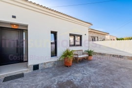 Doorverkoop - Detached House / Villa - Torrevieja - El Chaparral