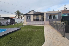 Reventa - Detached House / Villa - Torrevieja