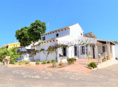 Detached House / Villa - Resale - Orihuela Costa - Villamartin