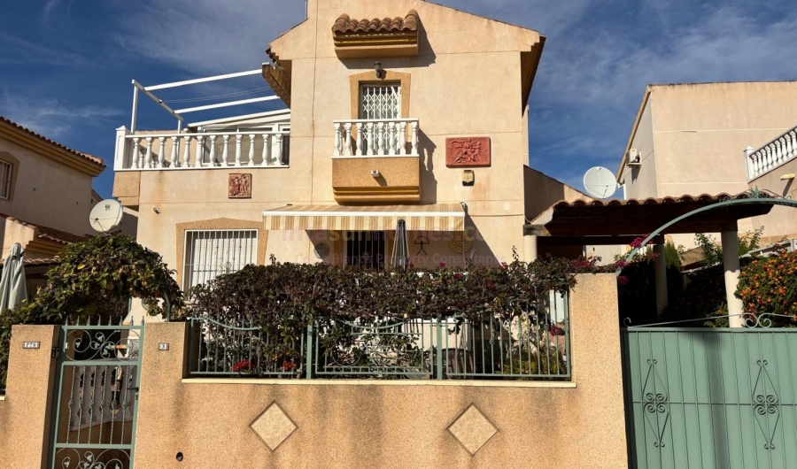 Resale - Detached House / Villa - Ciudad Quesada