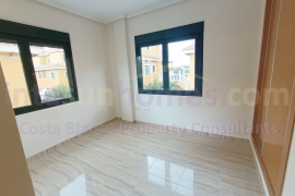 Resale - Townhouse / Semi-detached - Ciudad Quesada - Lo Marabu