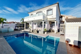 Doorverkoop - Detached House / Villa - Orihuela Costa - Cabo Roig