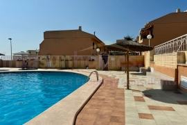 Doorverkoop - Townhouse / Semi-detached - Arenales del Sol