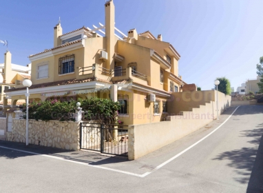 Townhouse / Semi-detached - Resale - Orihuela Costa - Orihuela costa