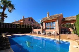 Doorverkoop - Detached House / Villa - Algorfa - La Finca Golf Resort